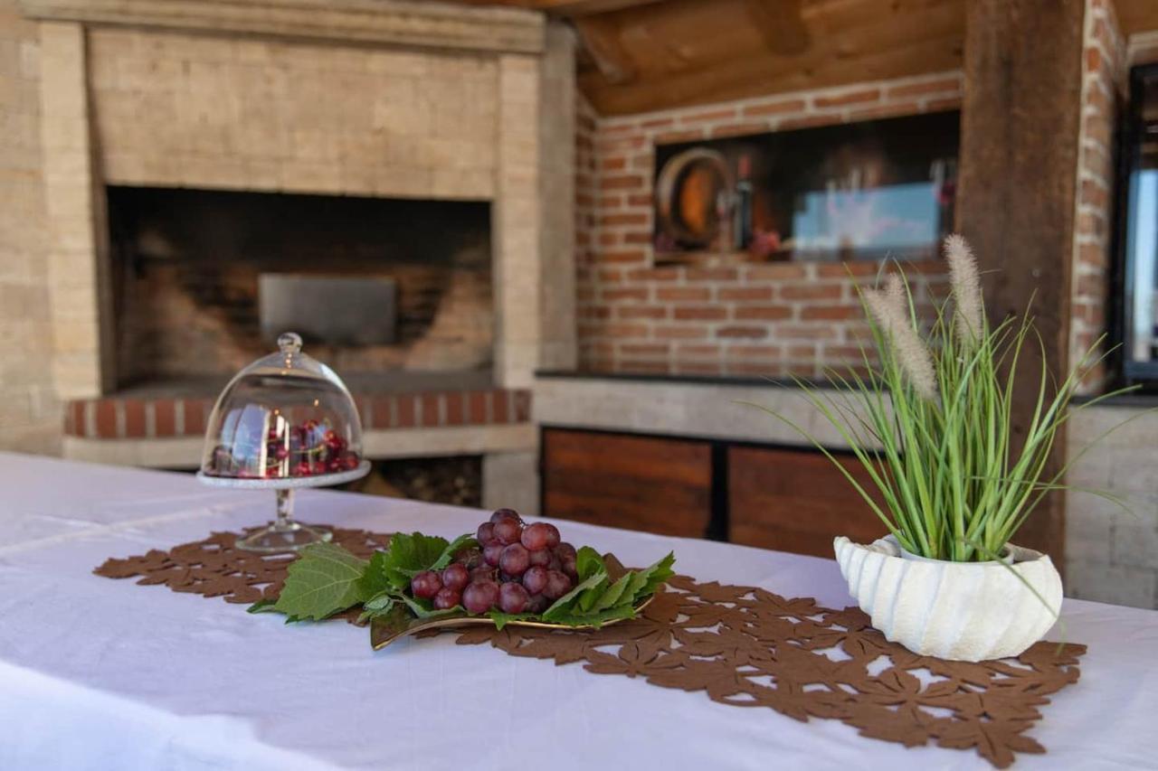 Kaštela Holiday Home Chester With Heated Pool מראה חיצוני תמונה