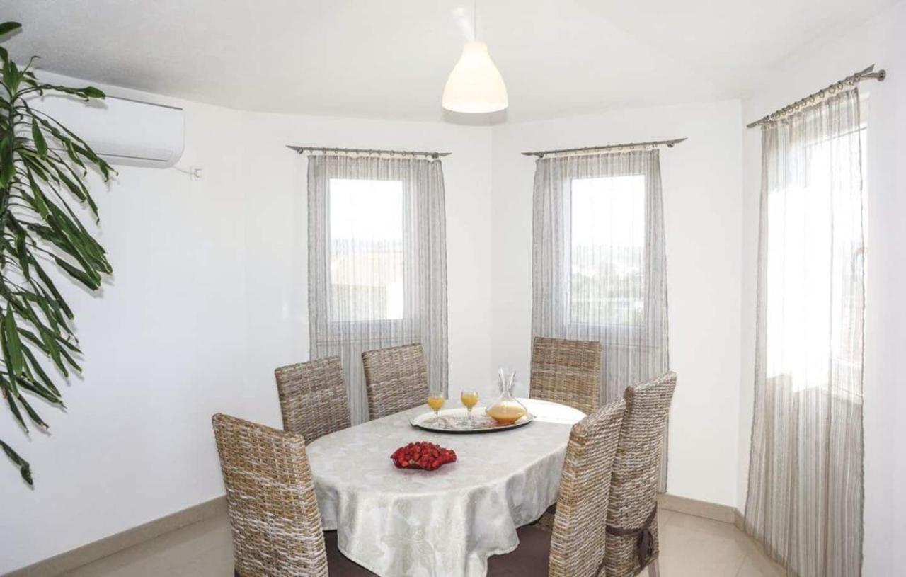 Kaštela Holiday Home Chester With Heated Pool מראה חיצוני תמונה