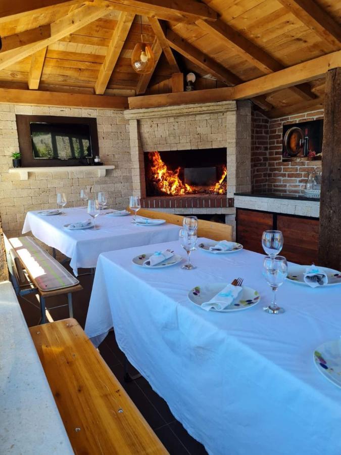 Kaštela Holiday Home Chester With Heated Pool מראה חיצוני תמונה