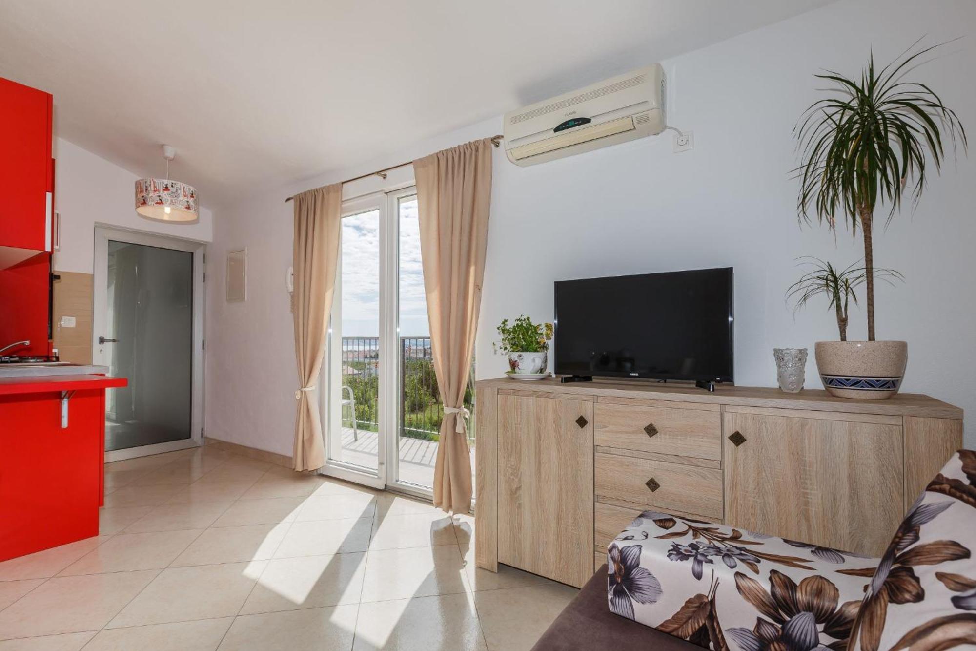 Kaštela Holiday Home Chester With Heated Pool חדר תמונה