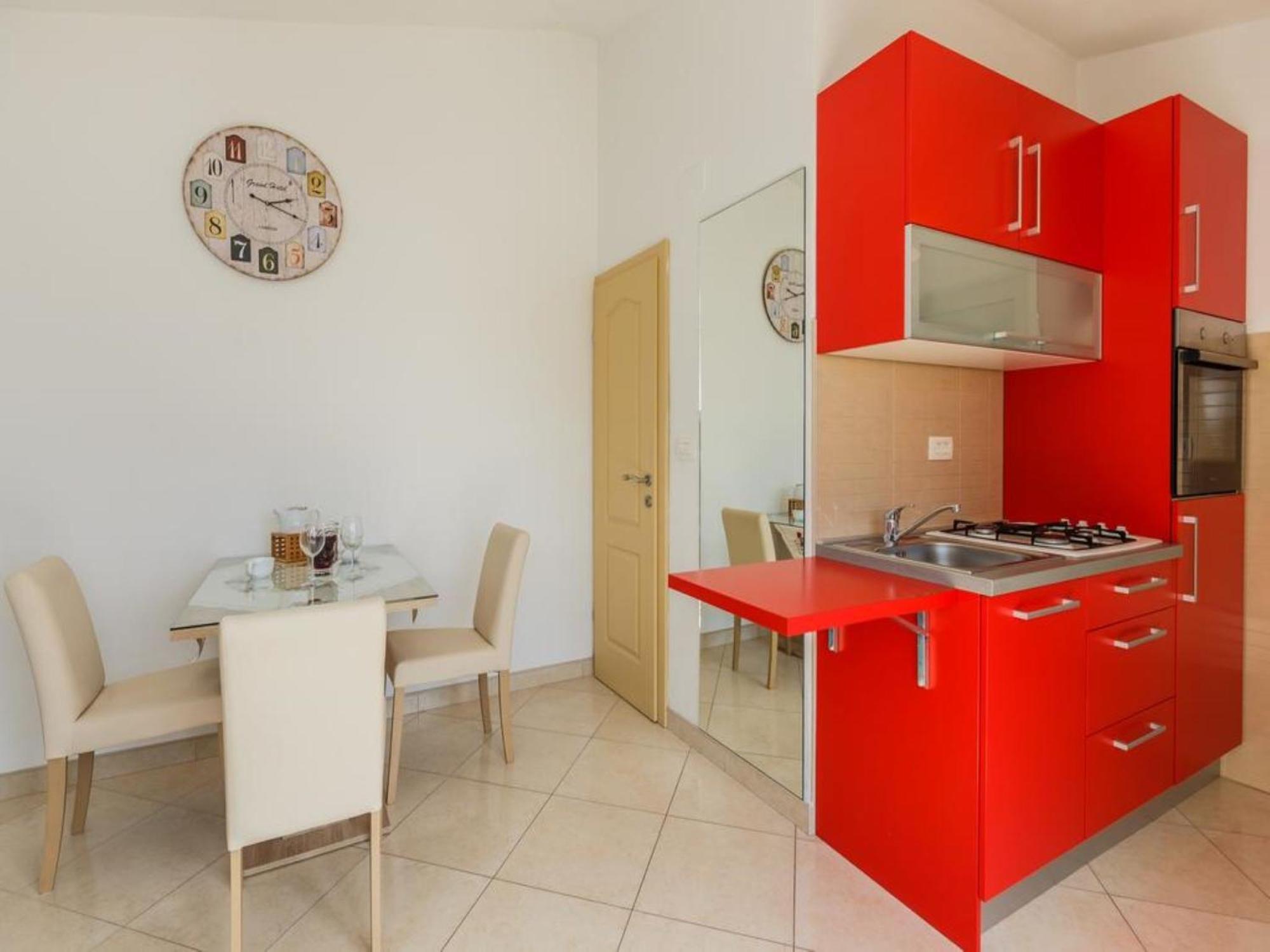 Kaštela Holiday Home Chester With Heated Pool חדר תמונה