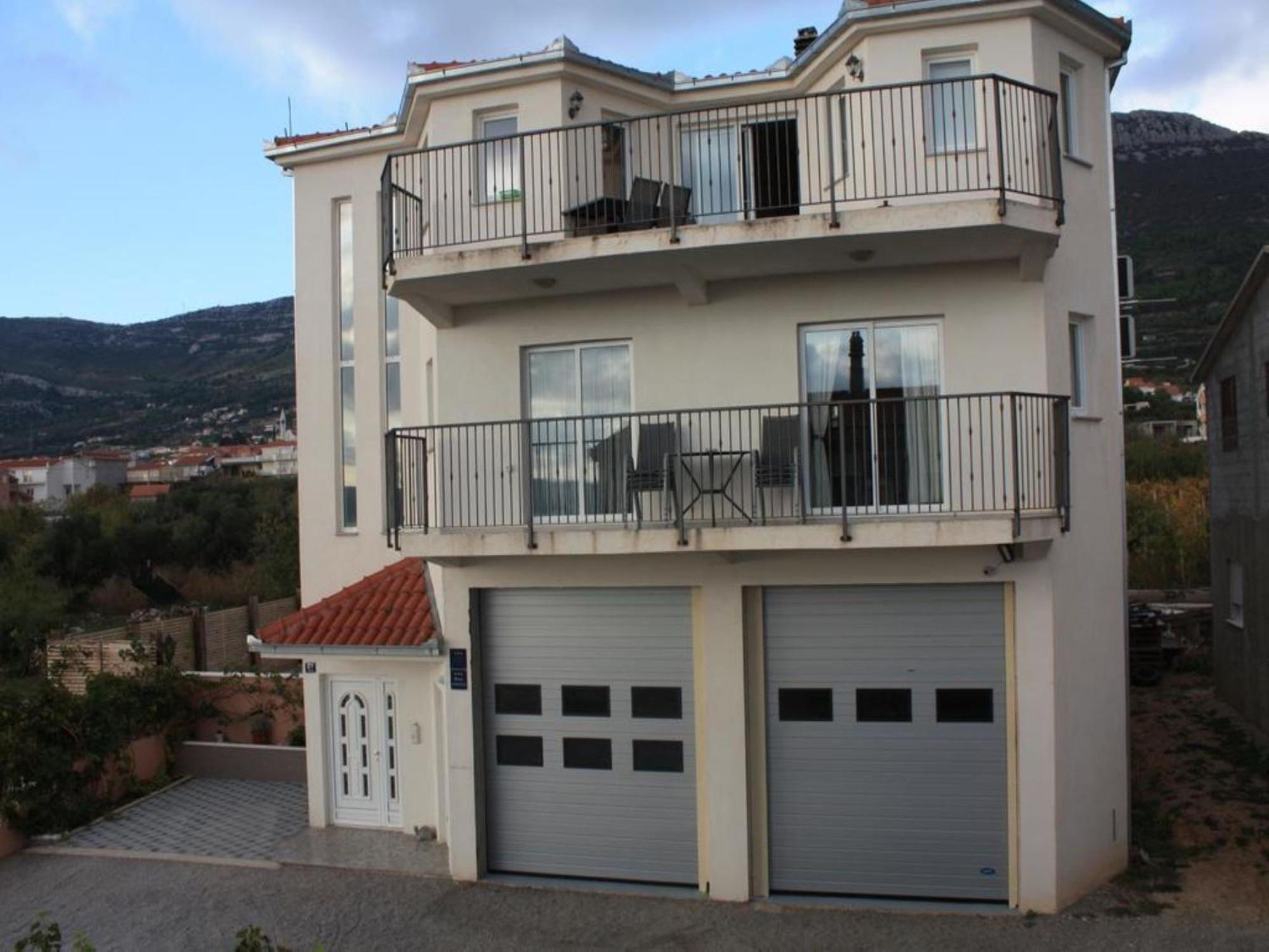 Kaštela Holiday Home Chester With Heated Pool חדר תמונה