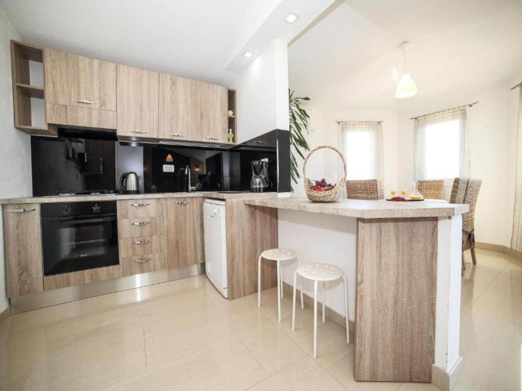 Kaštela Holiday Home Chester With Heated Pool חדר תמונה