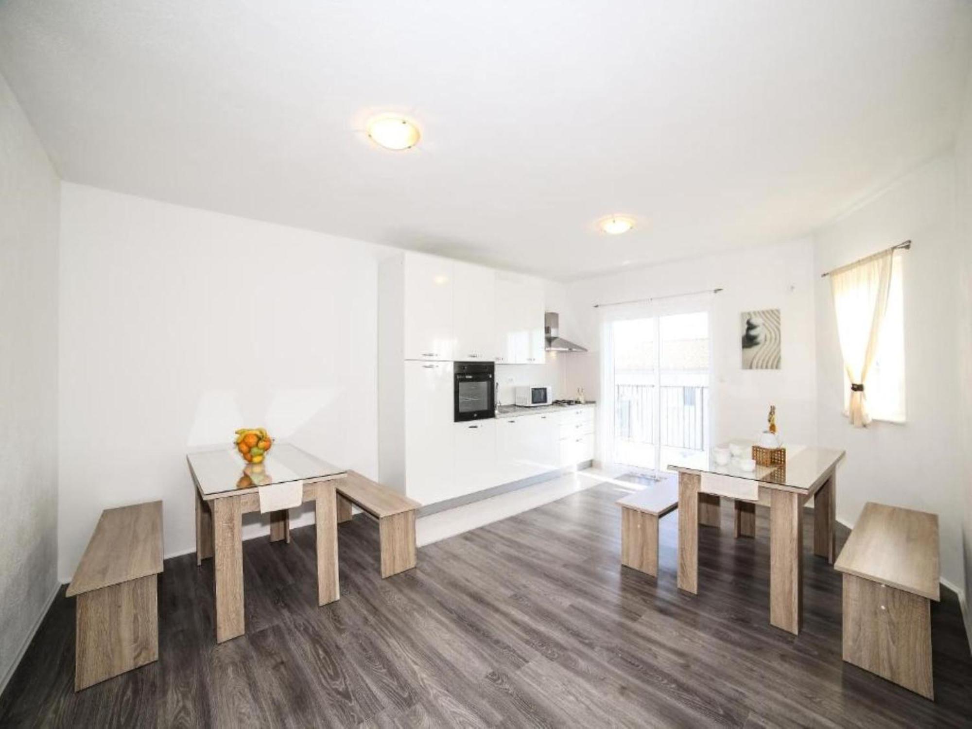 Kaštela Holiday Home Chester With Heated Pool חדר תמונה