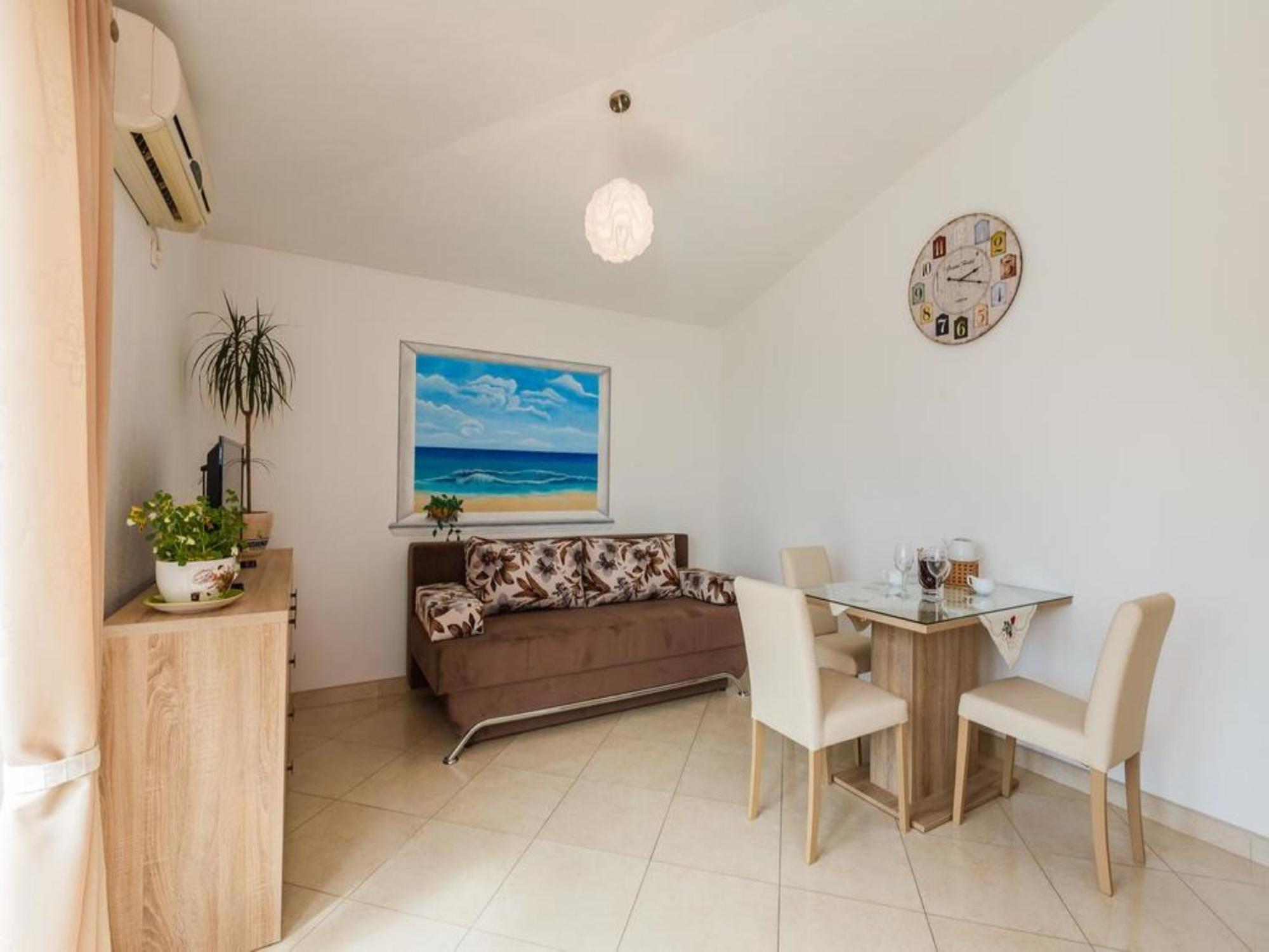 Kaštela Holiday Home Chester With Heated Pool חדר תמונה