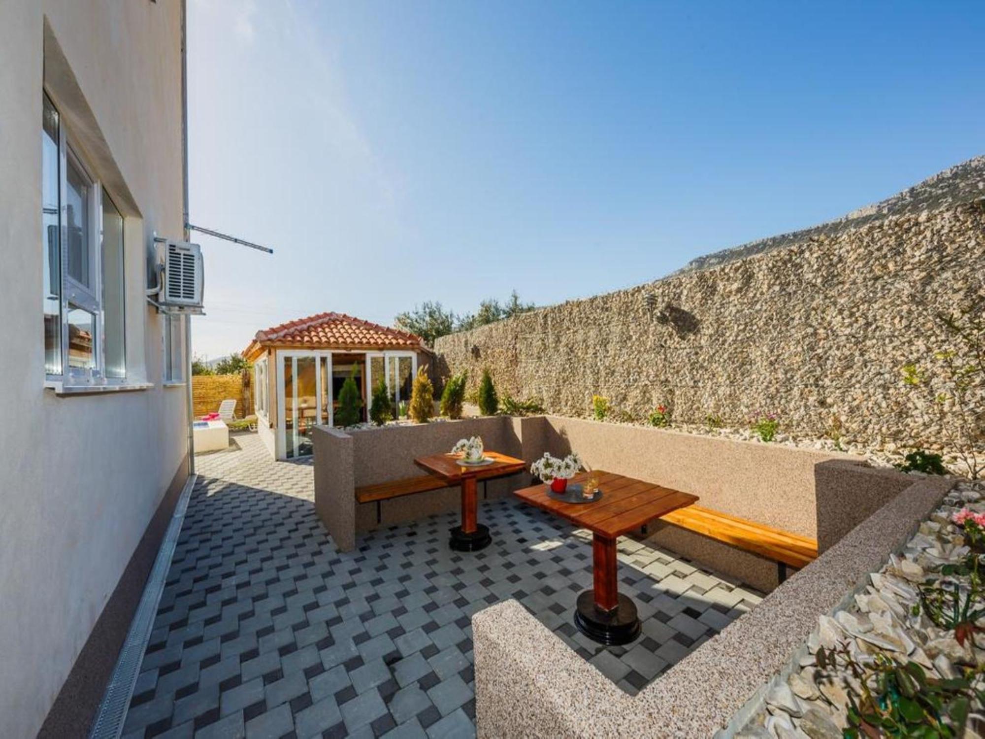 Kaštela Holiday Home Chester With Heated Pool חדר תמונה
