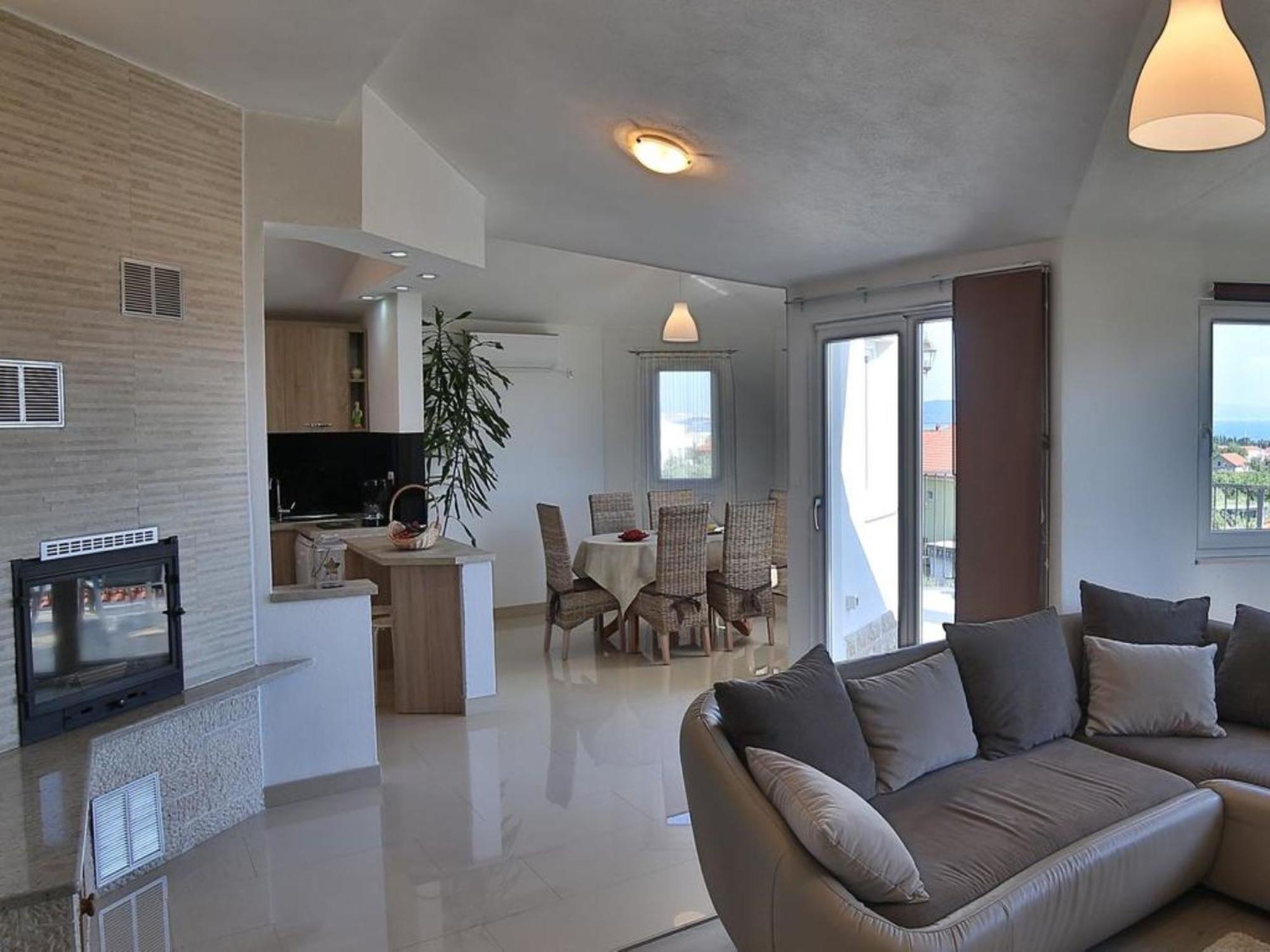 Kaštela Holiday Home Chester With Heated Pool חדר תמונה